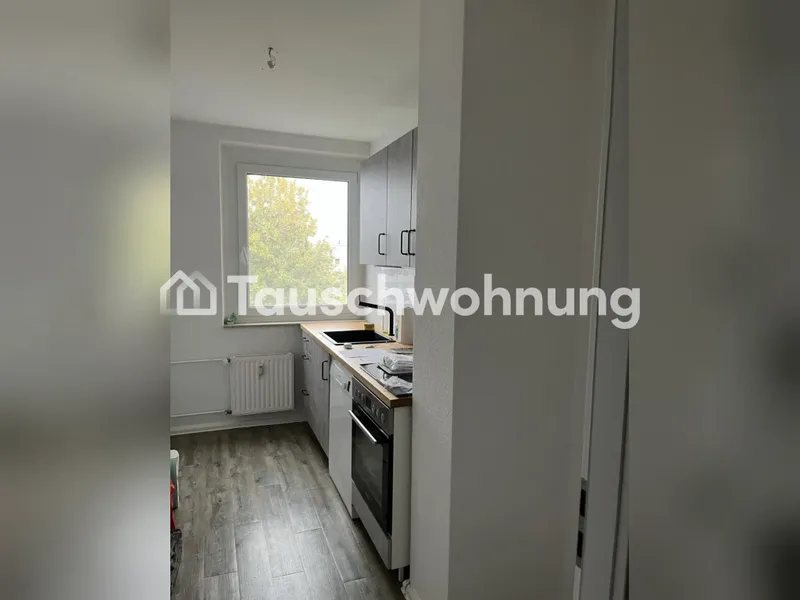 Tauschwohnung: Schöne helle 2 Zimmer Dachgeschoss Wohnung in Lichtenberg — photo 1